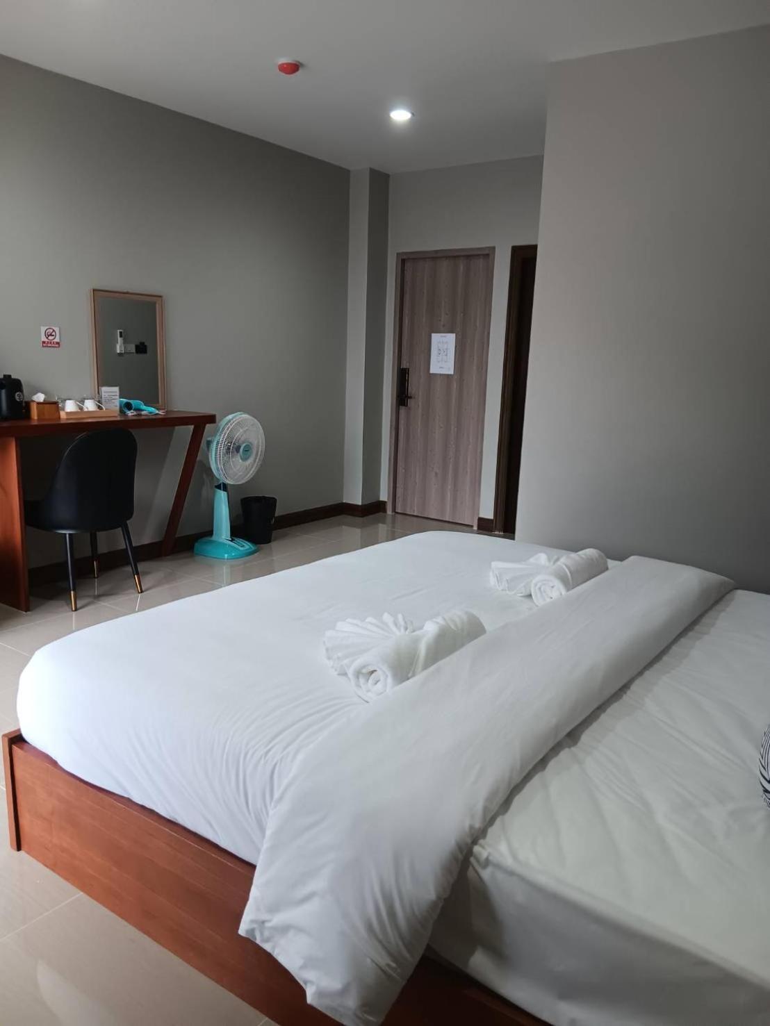 The Brown Boutique Patong Hotel Buitenkant foto